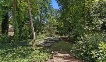 510 Chippendale Ln, Boiling Springs, SC 29316