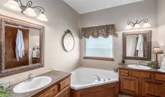 5216 N Colonial, Bel Aire, KS 67226