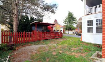 320 S 9TH St, Akron, PA 17501