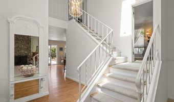 124 Reddington Ct, Camarillo, CA 93010
