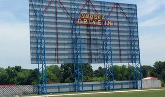 1601 E Church St, Aurora, MO 65605