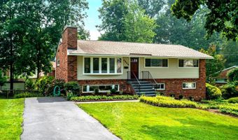 4006 JUSTINE Dr, Annandale, VA 22003