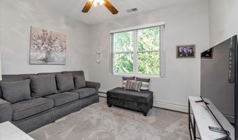 6 Sarah Ct, Amityville, NY 11701