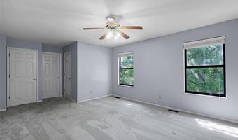 190 Oakbriar Farm Dr, Ballwin, MO 63021