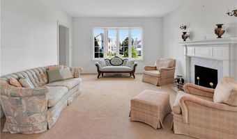 7 Jenckes Ct, Narragansett, RI 02882