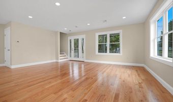661 Main St, Acushnet, MA 02743