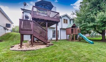 1201 Oak Borough Dr, Ballwin, MO 63021