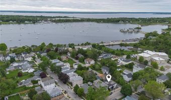 413 High St, Bristol, RI 02809