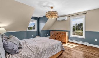 174 Rolling Meadow Dr, Bangor, ME 04401