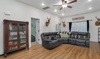 430 S Oak Ave, Aurora, MO 65605