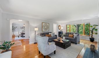 3119 N Farmcrest Dr, Amberley, OH 45213