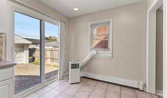 9892 Hubert Ave, Allen Park, MI 48101