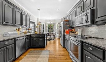 379 Shallowford Dr, Boiling Springs, SC 29316