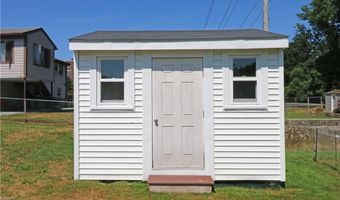 62 Valleybrook Dr, East Providence, RI 02914