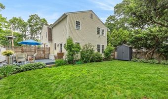 61 Harlem St, East Providence, RI 02916