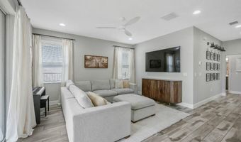 6135 VOYAGERS Pl, Apollo Beach, FL 33572