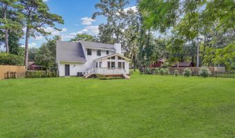 24 Chesterfield Lake Dr, Beaufort, SC 29906