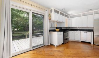 930 N Main Rd, Jamestown, RI 02835
