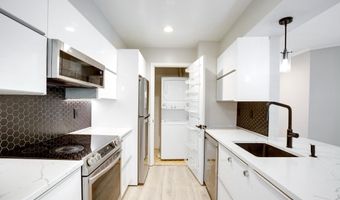 7707 LAFAYETTE FOREST Dr 21, Annandale, VA 22003