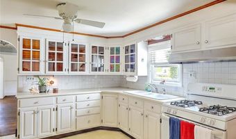 6 Woodbine St, East Providence, RI 02915