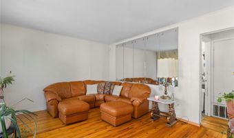5 S Ronald Dr S, Amityville, NY 11701