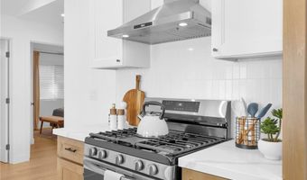 351 Vista Pl, Los Angeles, CA 90042