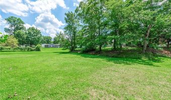 794 Robinhood Dr, Aurora, OH 44202