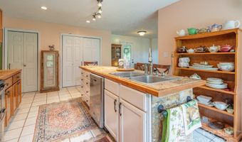14 Shelton Branch Rd, Barnardsville, NC 28709
