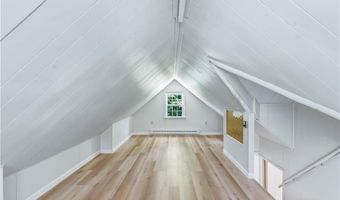 3 Sundale Rd, Cranston, RI 02921