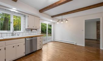 20 Dogwood Dr, Allendale, NJ 07401