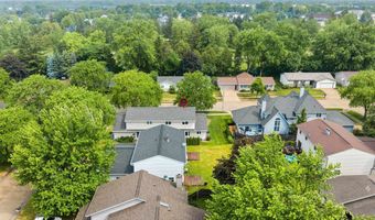 1023 W RIDGEVIEW Dr, Appleton, WI 54914