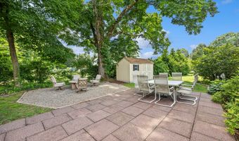20 Club Ln, Cheshire, CT 06410