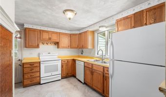 4 Reed Pl, East Greenwich, RI 02818
