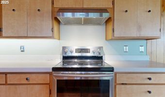 16945 PACIFIC VIEW Dr, Brookings, OR 97415