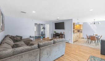 50 Yardarm Ct, Bayville, NJ 08721