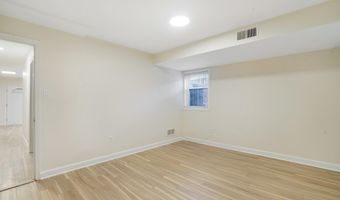 3135 14TH St S, Arlington, VA 22204