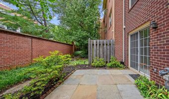 5105 SKYLINE VILLAGE Ct #8, Alexandria, VA 22302