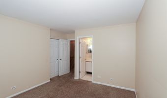 1379 Grandview Ct, Algonquin, IL 60102