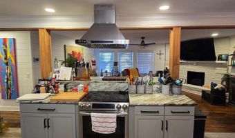 657 4th St NW, Arab, AL 35016