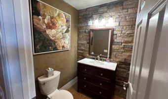 88 Nipmuc Trl C, North Providence, RI 02904