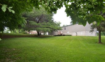 305 N Eighth St, Albion, IL 62806
