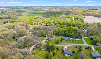 5730 Summerset Woods Dr, Alto, MI 49302