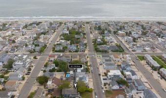 221 11th St, Beach Haven, NJ 08008