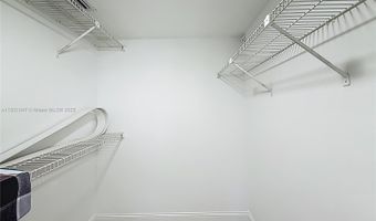 3552 Magellan Cir 122, Aventura, FL 33180