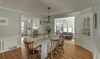 24 Huxley Dr, Amherst, NY 14226