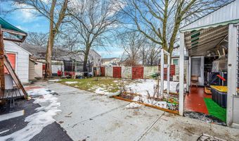 26 Smith St, Amityville, NY 11701