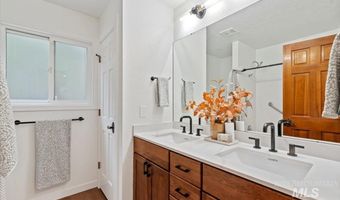 204 Hilldrop St, Caldwell, ID 83605