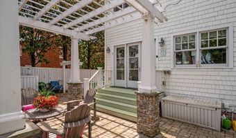 238 KING GEORGE St, Annapolis, MD 21401