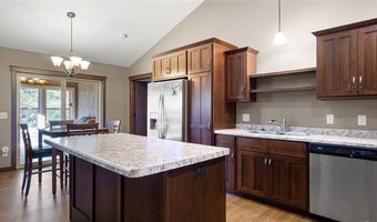 2860 Fairway Dr, Altoona, WI 54720