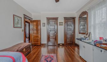 33 S Bay Ave, Amityville, NY 11701